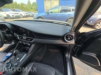 2019 Alfa Romeo Giulia - miniatura 19