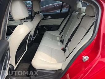 2019 Alfa Romeo Giulia – miniatura 12