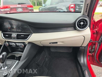 2019 Alfa Romeo Giulia – miniatura 17