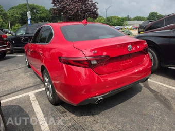 2019 Alfa Romeo Giulia – miniatura 2