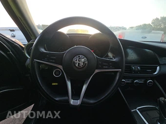 2019 Alfa Romeo Giulia – miniatura 10