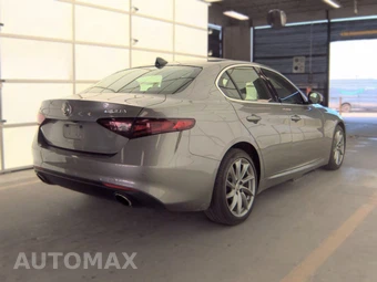 2019 Alfa Romeo Giulia – miniatura 4
