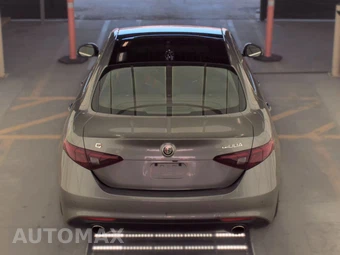 2019 Alfa Romeo Giulia – miniatura 5