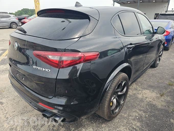 2019 Alfa Romeo Stelvio Quadrifoglio - miniatura 4