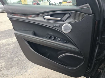 2019 Alfa Romeo Stelvio Quadrifoglio - miniatura 9