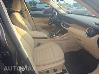2019 Alfa Romeo Stelvio Ti Lusso – miniatura 8