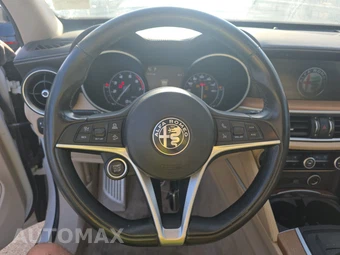 2019 Alfa Romeo Stelvio Ti Lusso – miniatura 10
