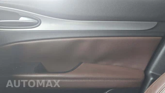 2019 Alfa Romeo Stelvio Ti Sport – miniatura 19