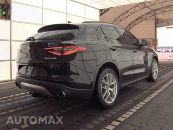 2019 Alfa Romeo Stelvio Ti Sport – miniatura 4