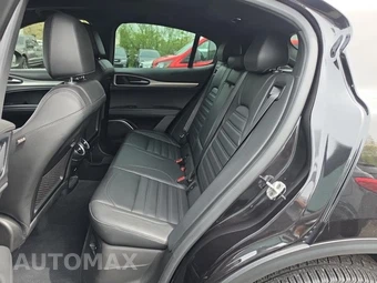 2019 Alfa Romeo Stelvio Ti Sport – miniatura 10