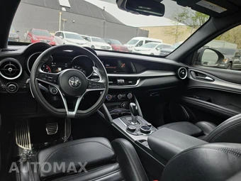 2019 Alfa Romeo Stelvio Ti Sport – miniatura 8