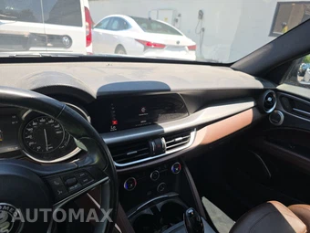 2019 Alfa Romeo Stelvio Ti Sport – miniatura 11