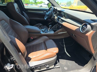 2019 Alfa Romeo Stelvio Ti Sport – miniatura 8