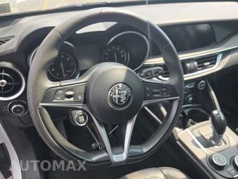 2019 Alfa Romeo Stelvio Ti - miniatura 10