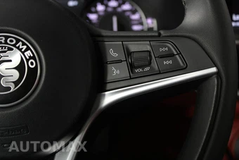 2019 Alfa Romeo Stelvio Ti – miniatura 17
