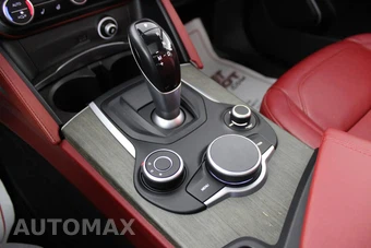 2019 Alfa Romeo Stelvio Ti – miniatura 23