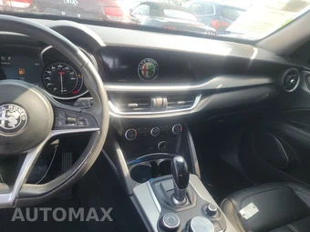 2019 Alfa Romeo Stelvio Ti – miniatura 11