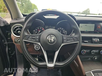 2019 Alfa Romeo Stelvio Ti – miniatura 10