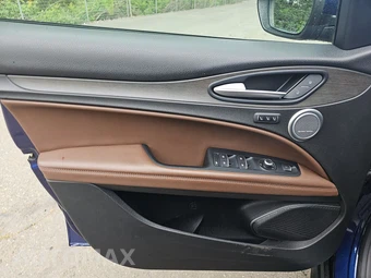 2019 Alfa Romeo Stelvio Ti – miniatura 9