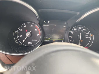 2019 Alfa Romeo Stelvio Ti – miniatura 12
