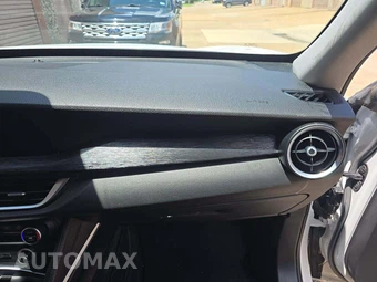 2019 Alfa Romeo Stelvio – miniatura 19