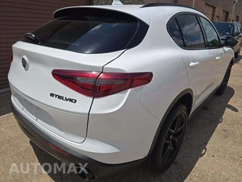 2019 Alfa Romeo Stelvio – miniatura 3