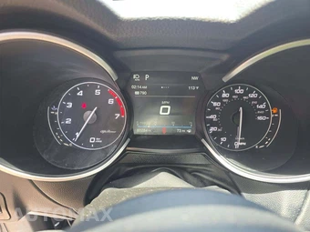 2019 Alfa Romeo Stelvio – miniatura 9