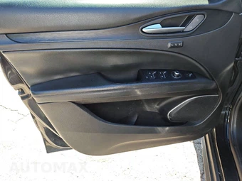 2019 Alfa Romeo Stelvio – miniatura 26