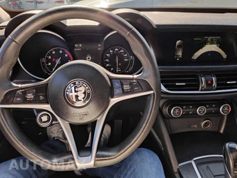 2019 Alfa Romeo Stelvio – miniatura 29
