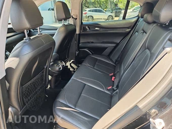 2019 Alfa Romeo Stelvio – miniatura 32