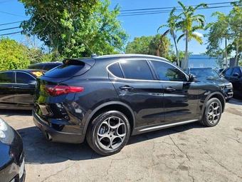 2019 Alfa Romeo Stelvio – miniatura 4