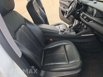 2019 Alfa Romeo Stelvio - miniatura 14