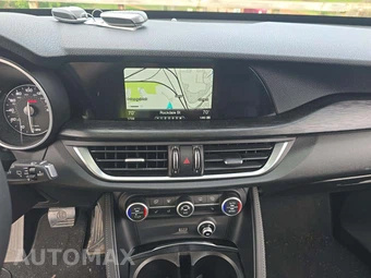 2019 Alfa Romeo Stelvio - miniatura 7