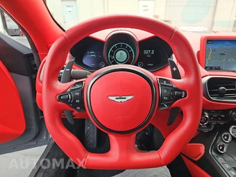 2019 Aston Martin Vantage - miniatura 10