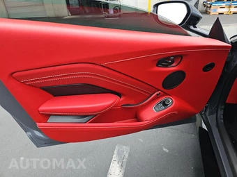 2019 Aston Martin Vantage - miniatura 9