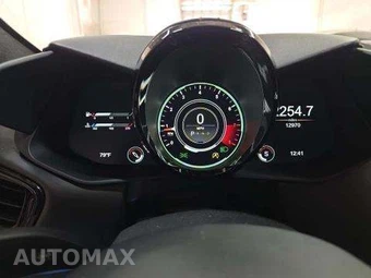2019 Aston Martin Vantage - miniatura 9