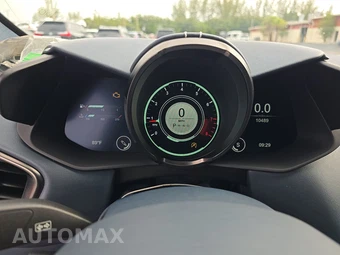 2019 Aston Martin Vantage - miniatura 12