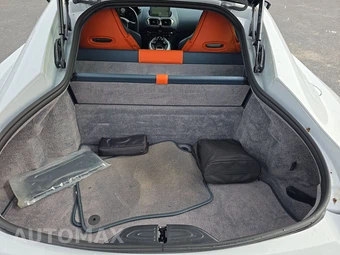 2019 Aston Martin Vantage - miniatura 16