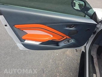 2019 Aston Martin Vantage - miniatura 9