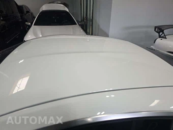 2019 Aston Martin Vantage - miniatura 12