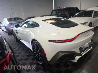 2019 Aston Martin Vantage - miniatura 2