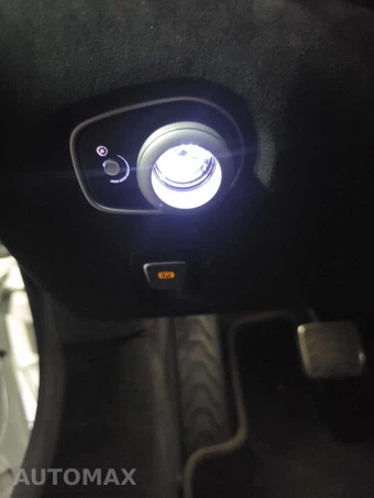 2019 Aston Martin Vantage - miniatura 20