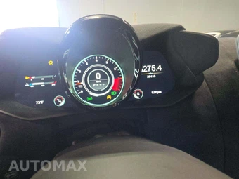 2019 Aston Martin Vantage - miniatura 9