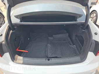 2019 Audi A4 Sedan Premium Plus – miniatura 16