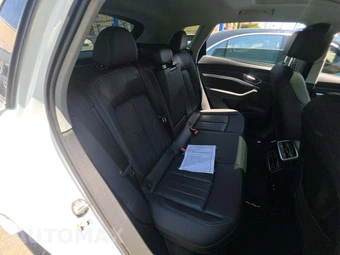 2019 Audi e-tron Premium Plus – miniatura 17