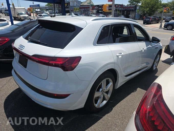 2019 Audi e-tron Premium Plus – miniatura 3