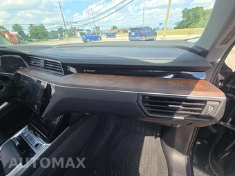 2019 Audi e-tron Prestige - miniatura 17