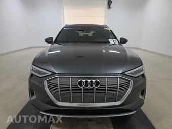 2019 Audi e-tron Prestige - miniatura 2