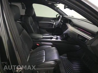 2019 Audi e-tron Prestige - miniatura 8