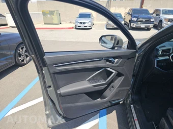 2019 Audi Q3 2.0T S line Prestige – miniatura 9